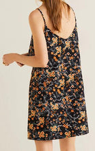 Load image into Gallery viewer, Sleeveless Short fashion Dress-M5